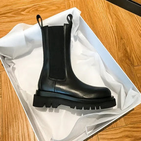 Bota Feminina de Inverno em Couro Legítimo - Lumi